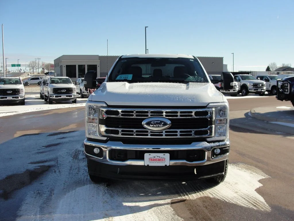 2025 Ford F-350 Super Duty XLT - Photo 8