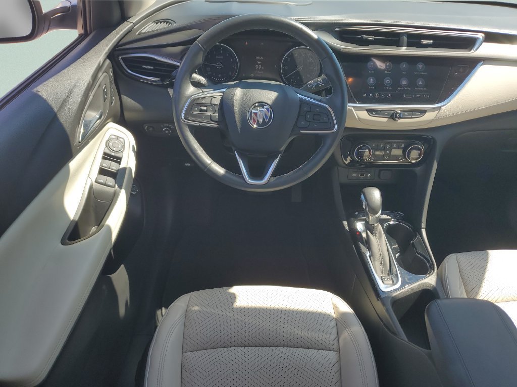 Used 2022 WHITE FROST TRICOAT Buick Essence image 12
