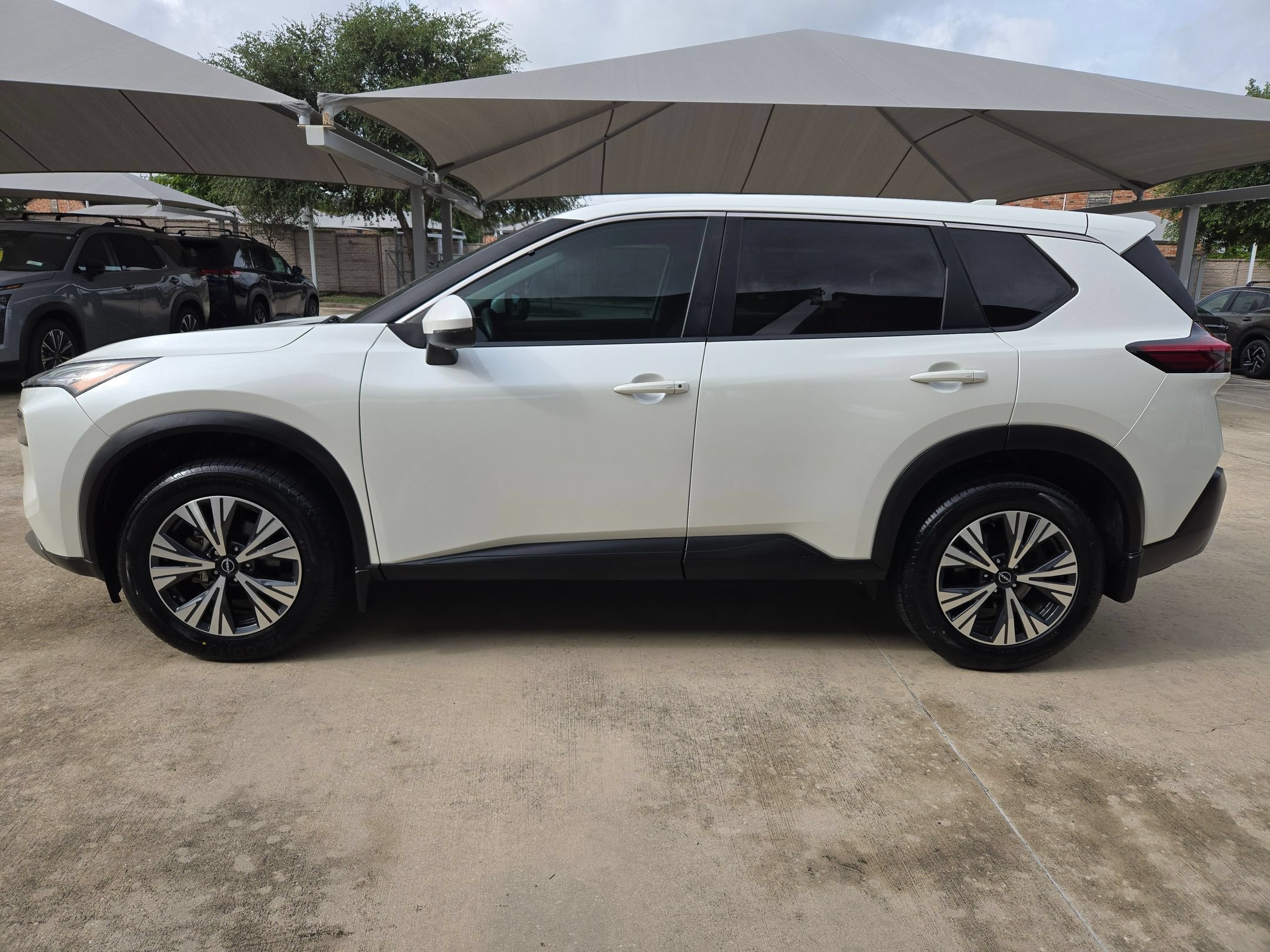 Used 2022 Pearl White Tricoat Nissan SV image 6