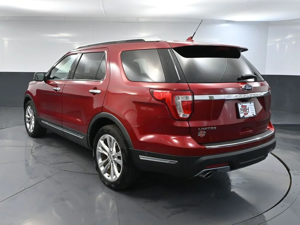 Used 2018 Red Ford Limited image 9