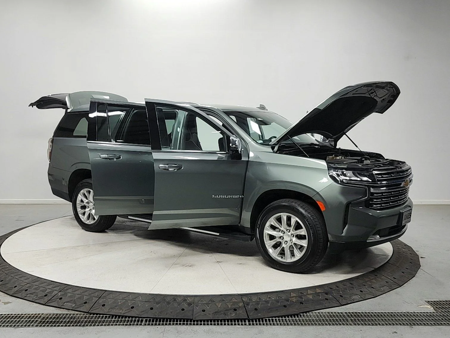 Used 2023 Silver Sage Metallic Chevrolet Premier image 9