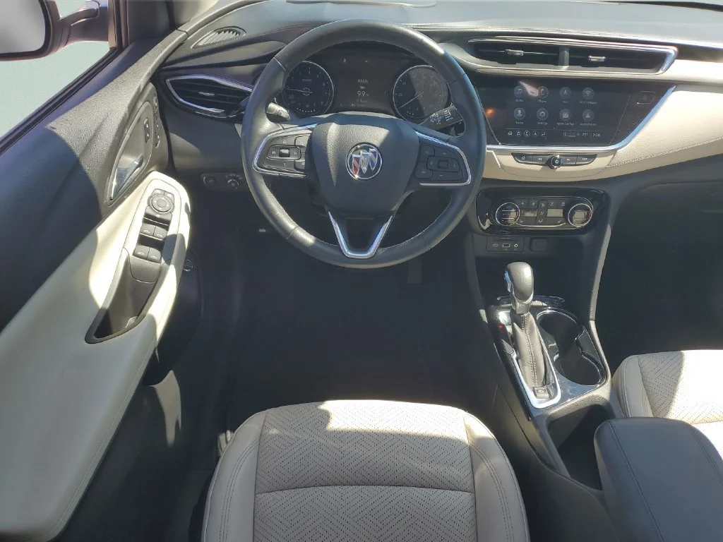 Used 2022 WHITE FROST TRICOAT Buick Essence image 12