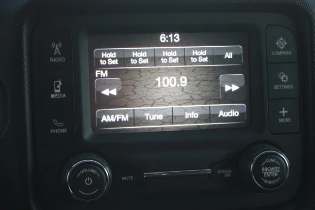 Used 2019 Gray Jeep Unlimited Sport S image 5