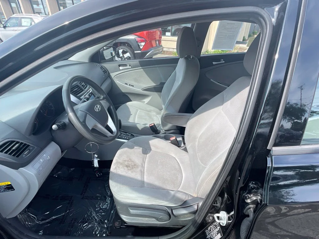 Used 2013 Black Hyundai GLS image 22