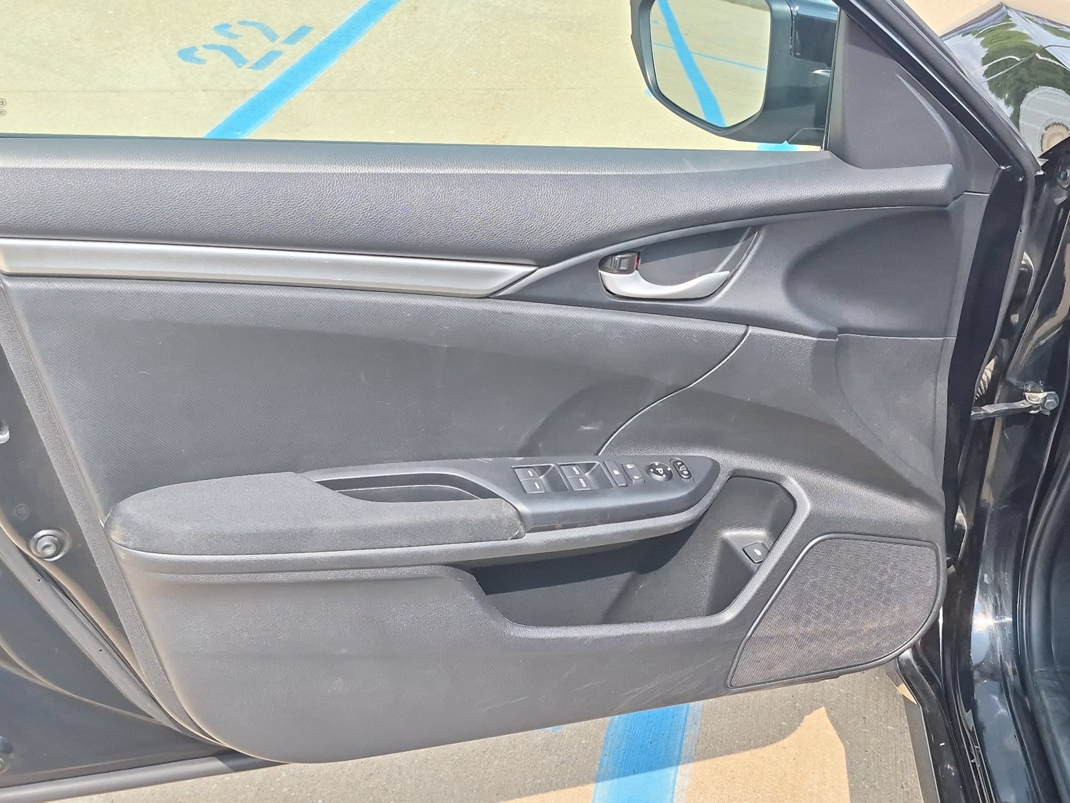 Used 2019 Crystal Black Pearl Honda LX Sedan image 12