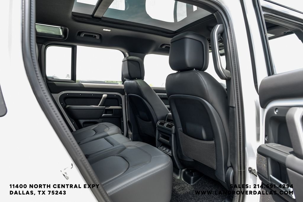 New 2026 Borasco Grey Metallic Land Rover X-Dynamic SE image 38