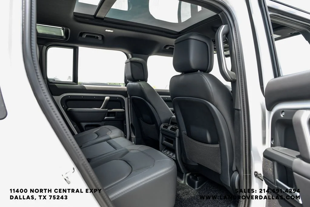 New 2026 Borasco Grey Metallic Land Rover X-Dynamic SE image 38