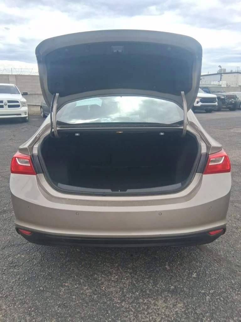 Used 2024 Gray Chevrolet LT image 9