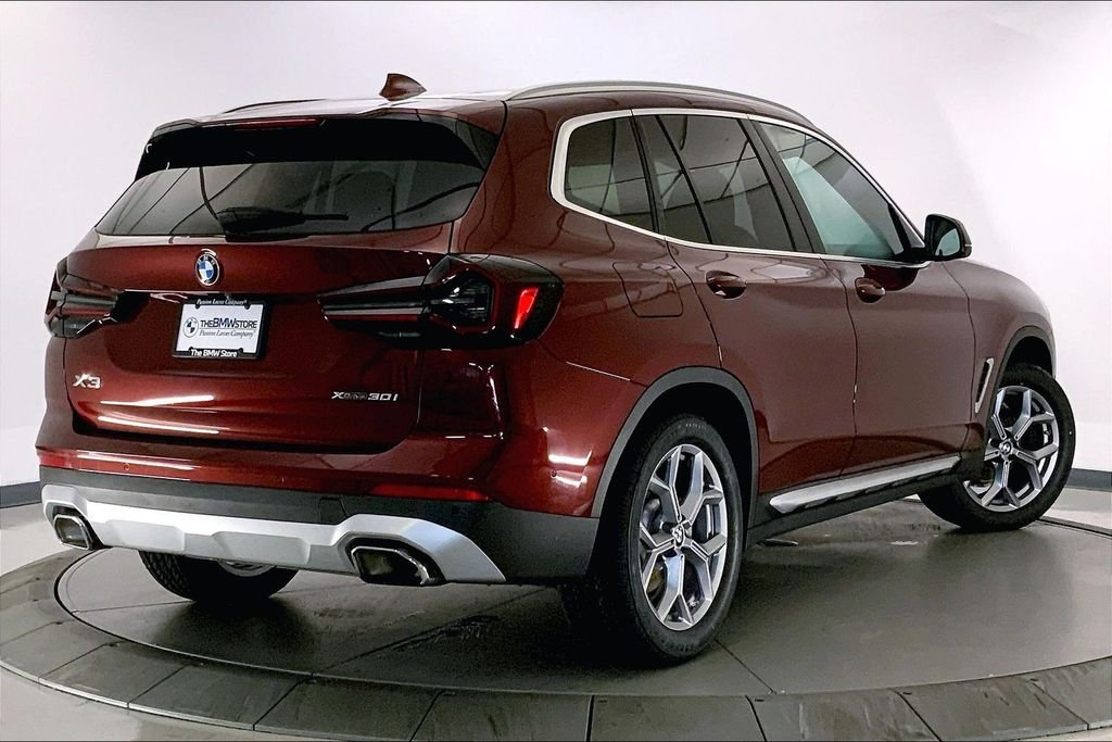 Used 2023 Aventurin Red Metallic BMW  image 12