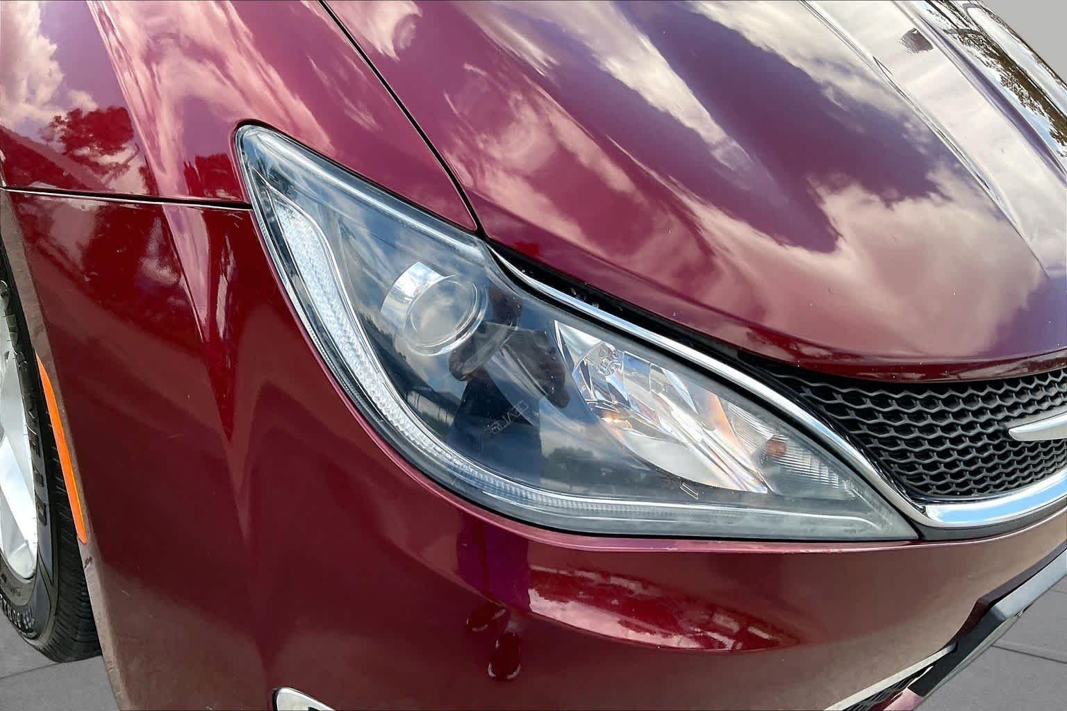 Used 2017 Velvet Red Pearlcoat Chrysler Touring-L image 25