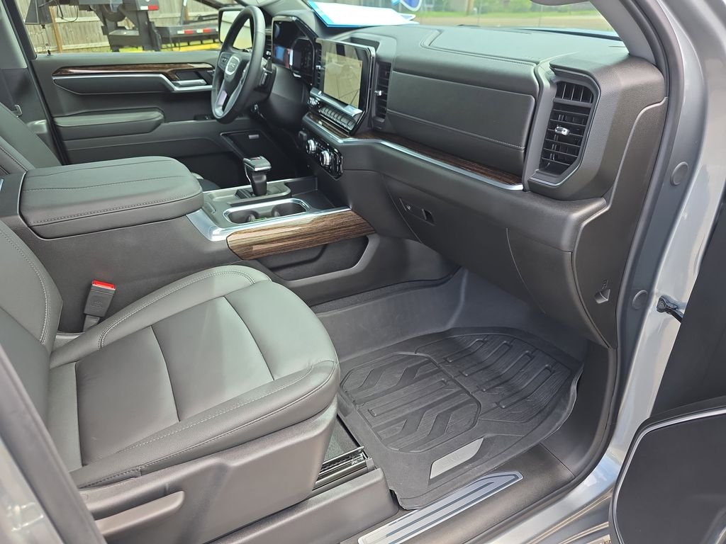 Used 2026 Silver GMC Elevation image 35