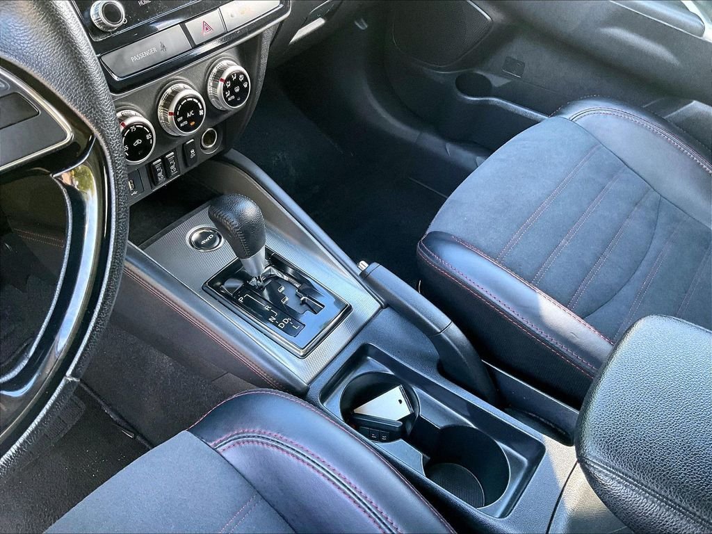 Used 2025 Gray Mitsubishi SE image 20