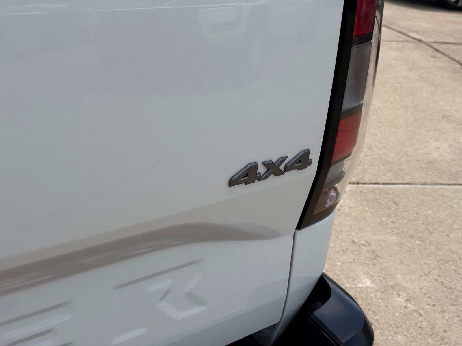 New 2026 Glacier White Nissan King Cab® S image 26