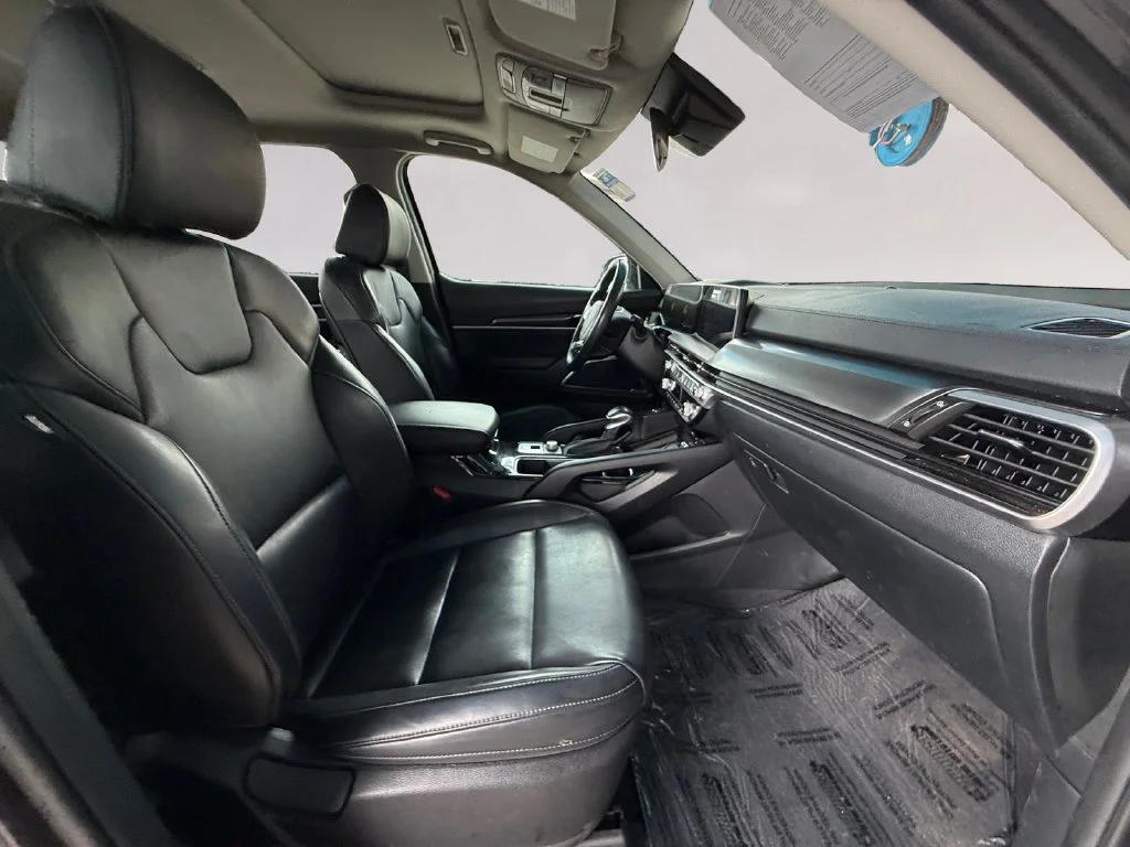 2025 Kia Telluride S - Photo 17