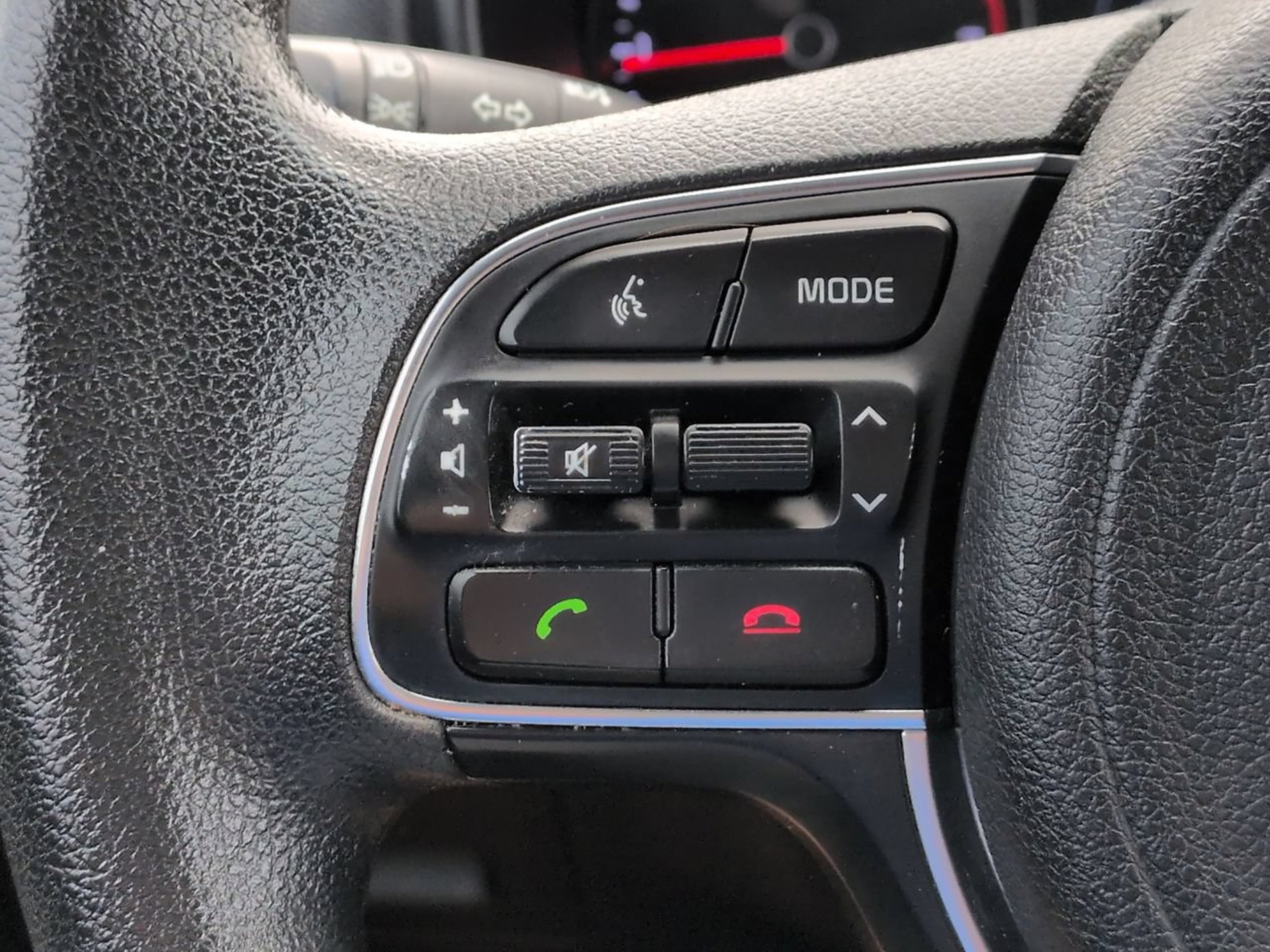 Used 2018 Black Cherry Kia LX image 20