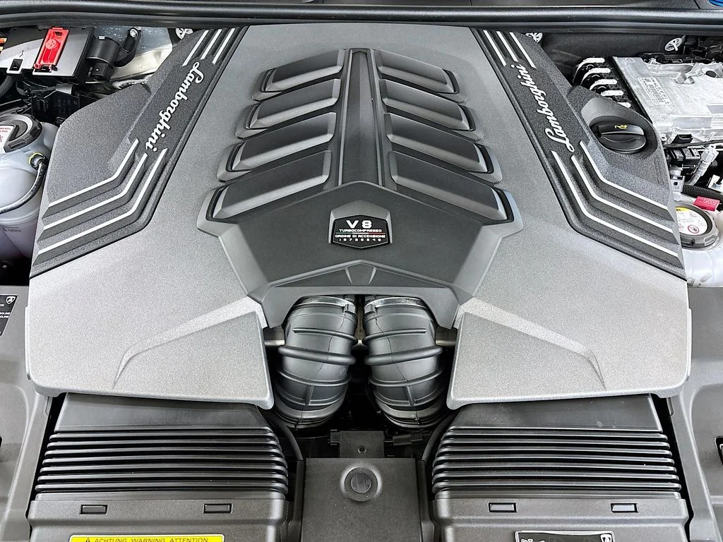 New 2025  Lamborghini SE image 33