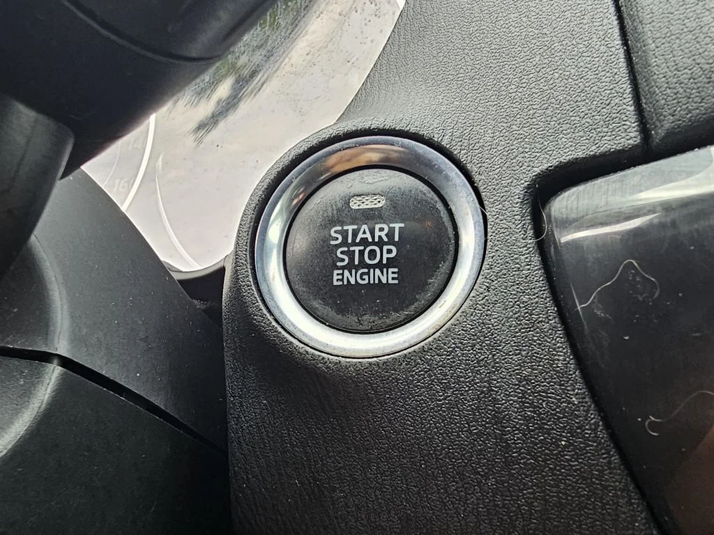 Used 2015 Red Mazda i Sport image 20