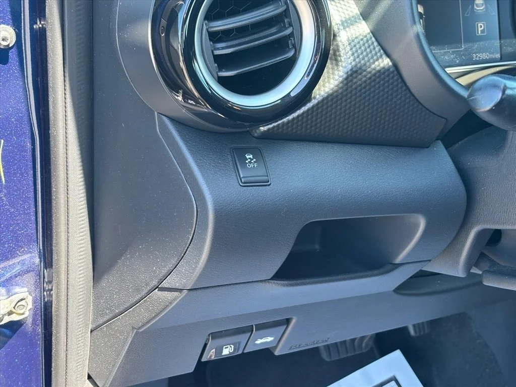 Used 2019 Blue Nissan SV image 8