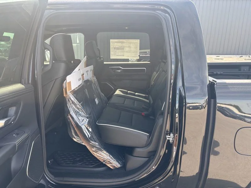 New 2026 Diamond Black Crystal Pearl-Coat Exterior Paint RAM Laramie image 10