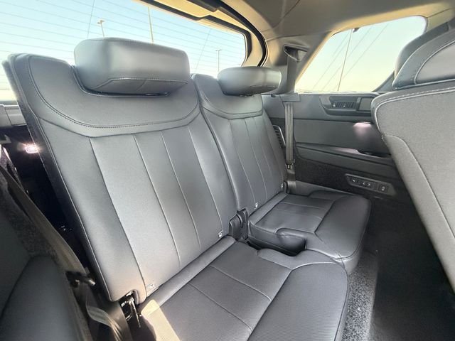 New 2026 Santorini Black Land Rover SE image 17
