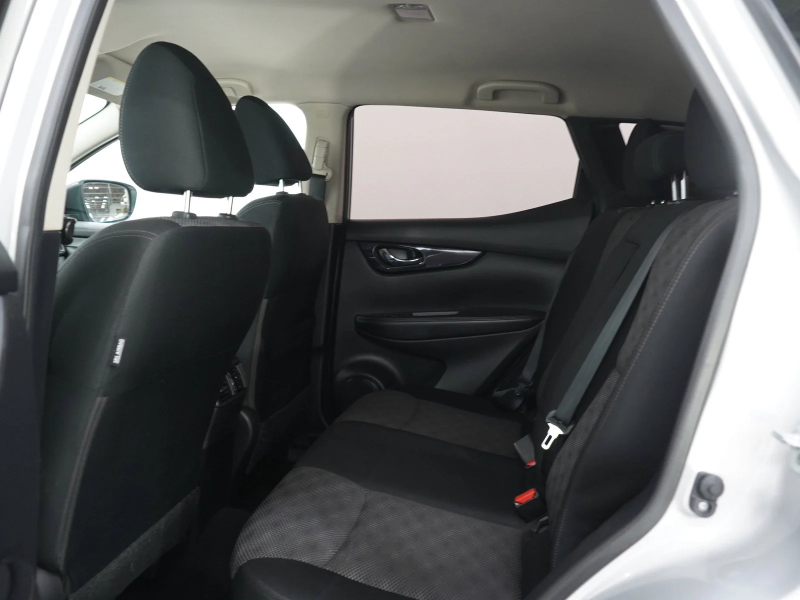 Used 2017 Brilliant Silver Nissan SV image 14