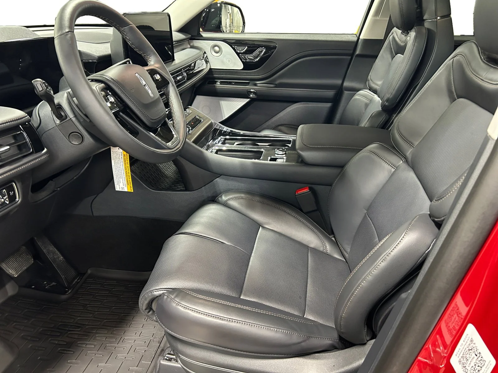 New 2026 Red Carpet Tinted Clearcoat Lincoln Reserve image 14