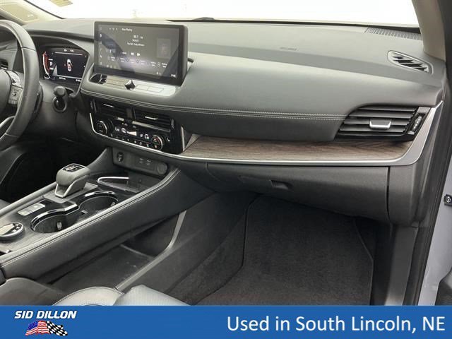 Used 2024 Boulder Gray Pearl Nissan Platinum image 24