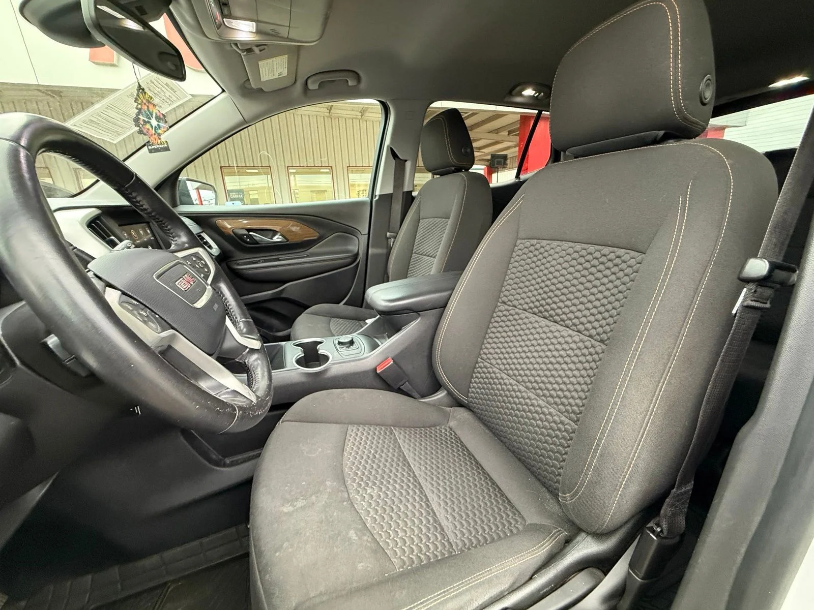 Used 2020 White GMC SLE image 10