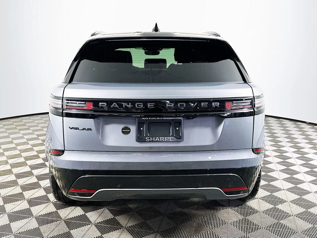 Used 2026 Zadar Gray Premium Metallic Land Rover Dynamic SE image 6
