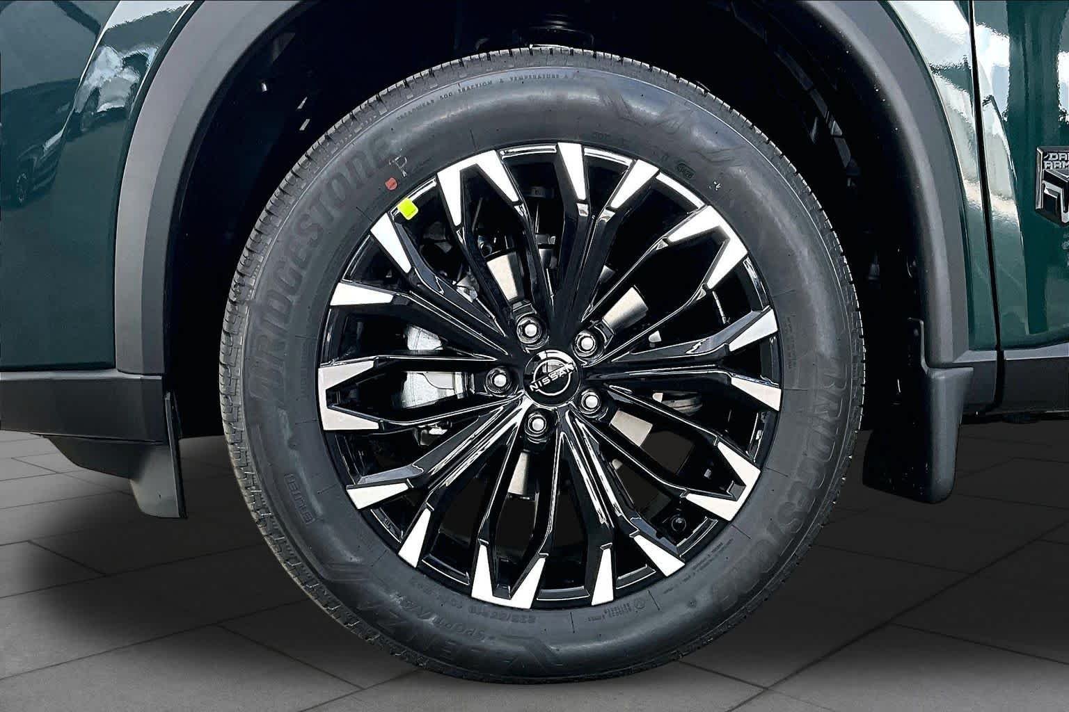 New 2027 Obsidian Green Pearl Nissan Dark Armor image 9