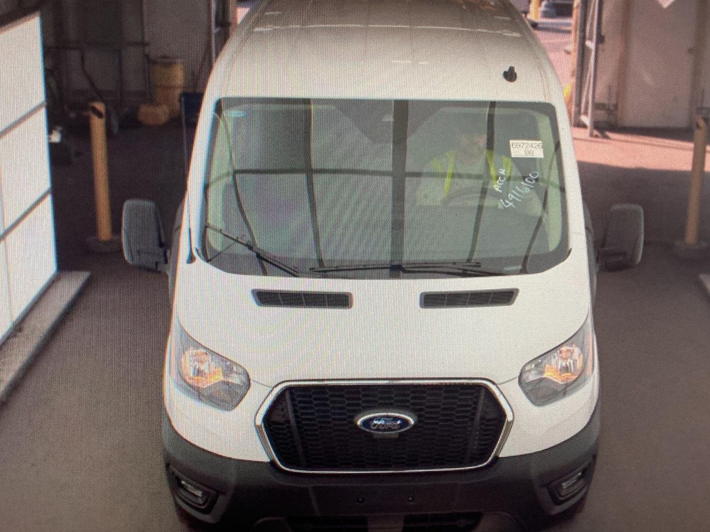 Used 2025 Oxford White Ford 250 image 5