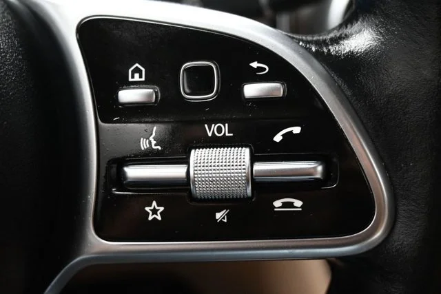 Used 2022 Blue Mercedes-Benz GLC 300 image 23