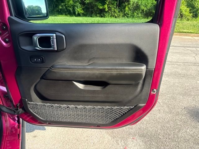 Used 2024  Jeep Sahara image 10
