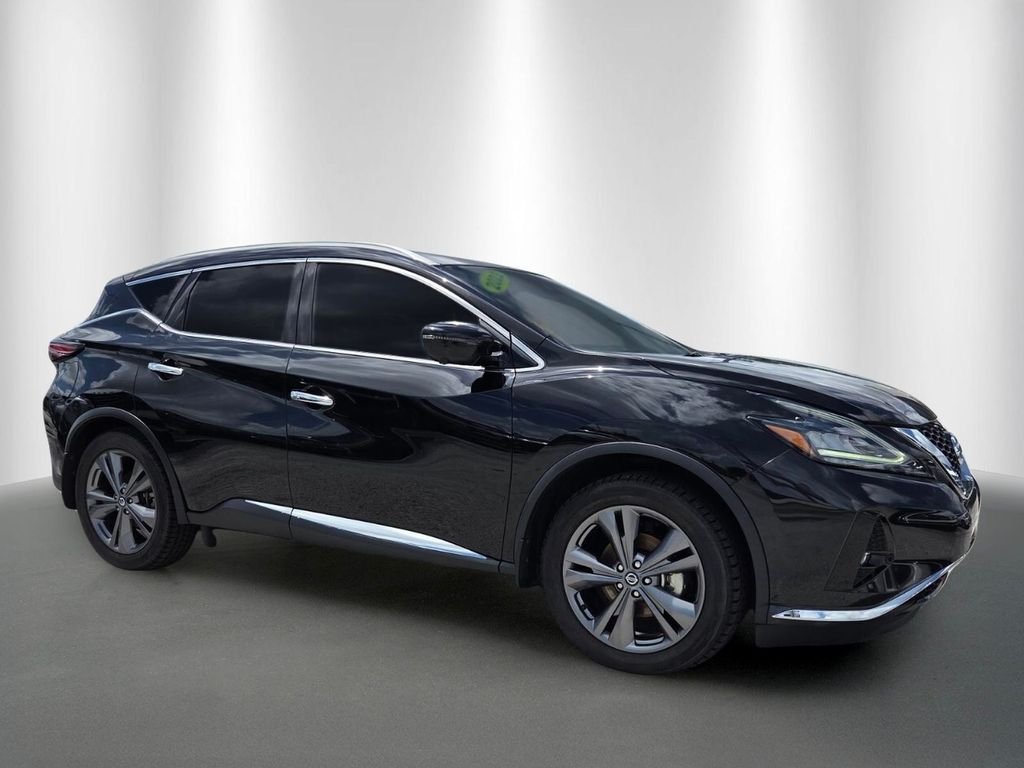 Used 2022 Black Nissan Platinum image 2