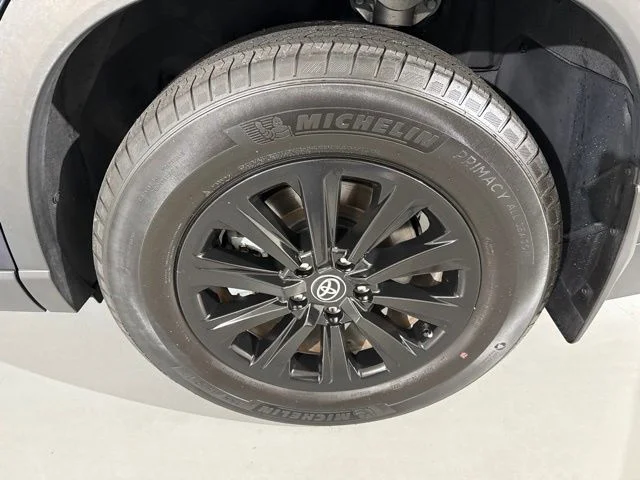 Used 2024  Toyota XLE image 7