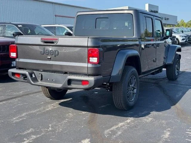 New 2026 Black Clear-Coat Exterior Paint Jeep Sahara image 4