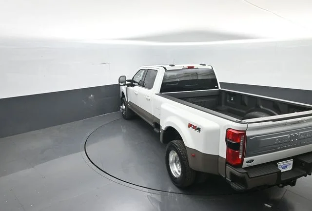 New 2026 Star White Metallic Tri-Coat Ford F-350® King Ranch® image 30
