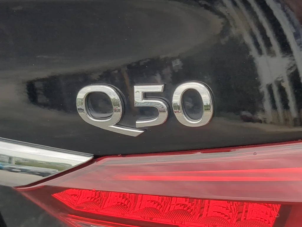 Used 2021 Black INFINITI 3.0t LUXE image 11