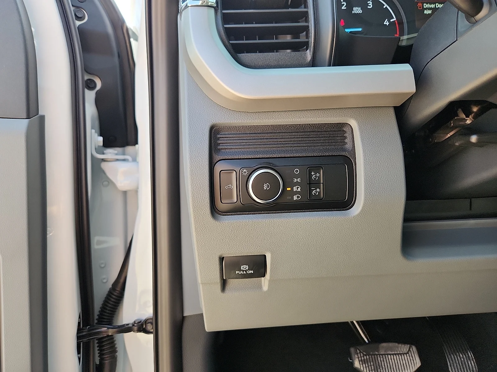 New 2027 Oxford White Ford XL image 16