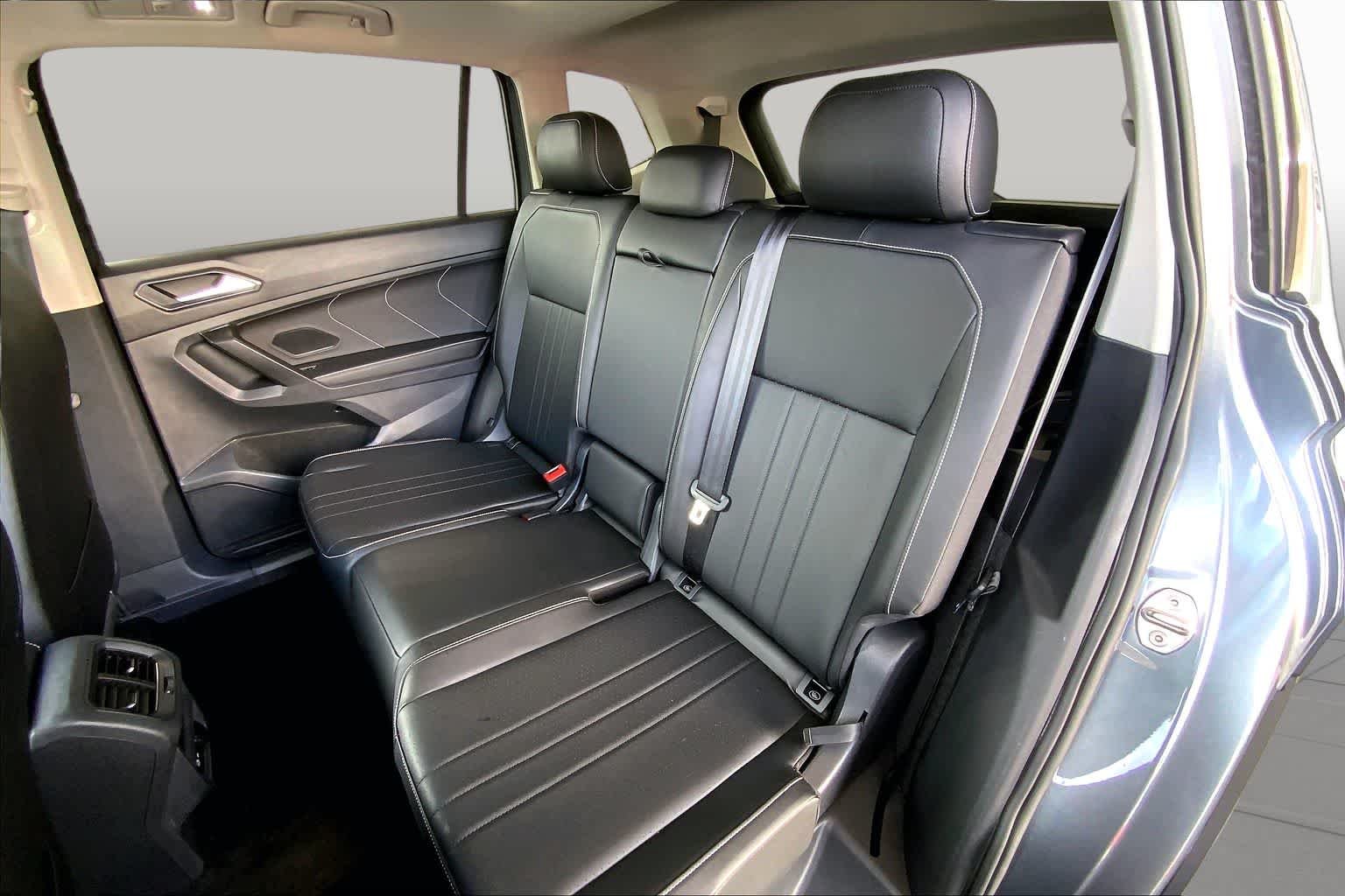 Used 2023 Platinum Gray Metallic Volkswagen SE image 21