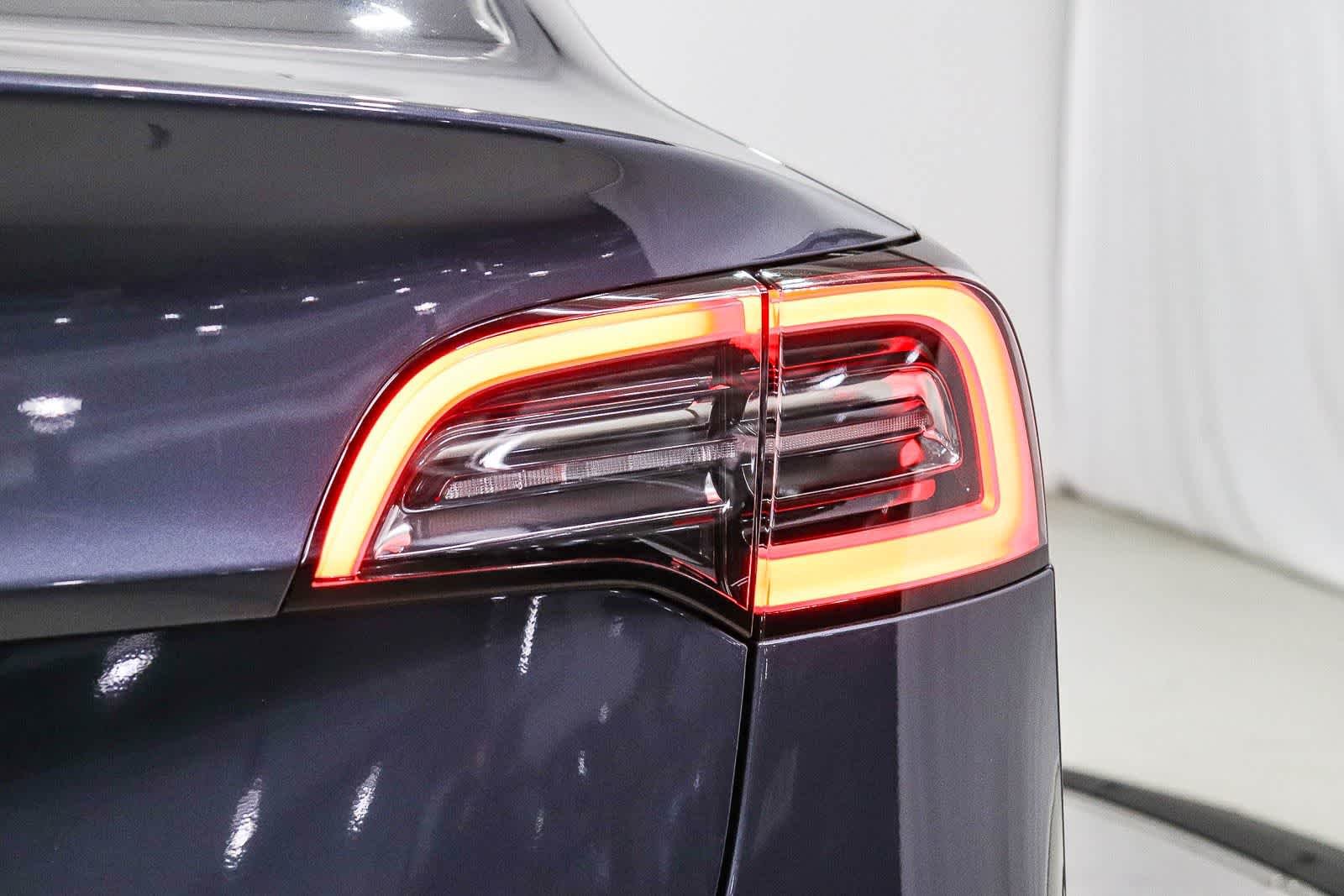 Used 2023  Tesla  image 11