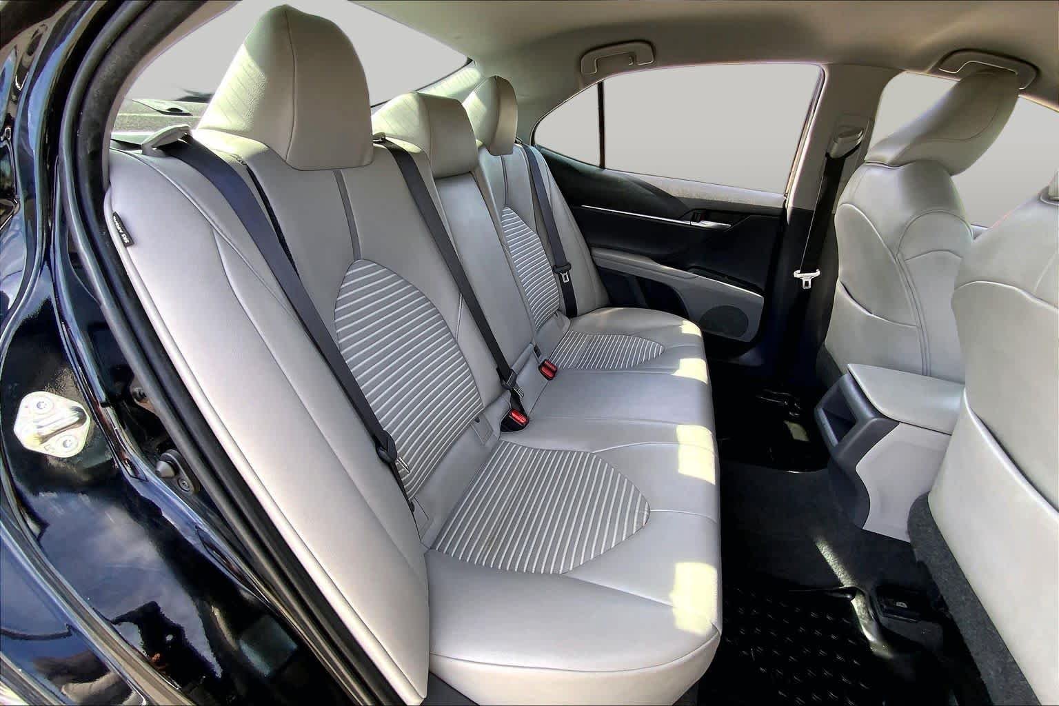 Used 2019 Midnight Black Metallic Toyota SE image 19