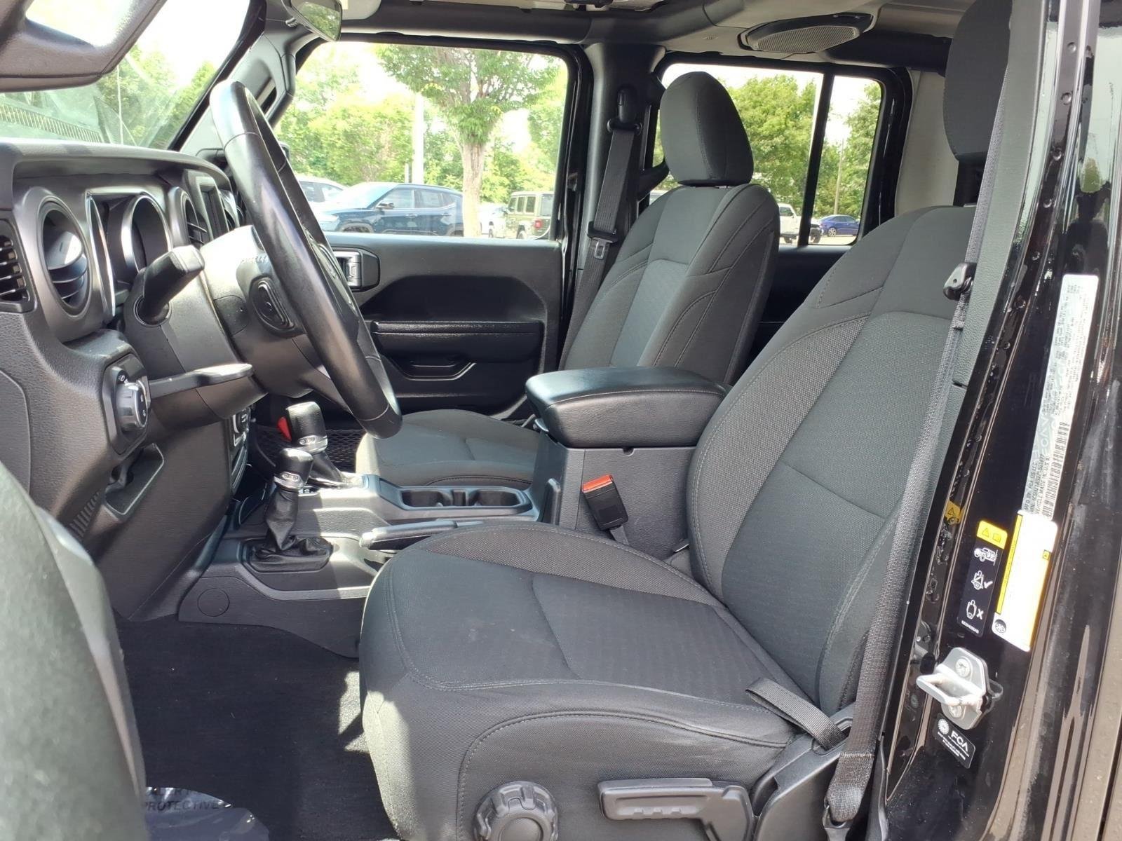 Used 2023 Black Clearcoat Jeep Sport S image 19