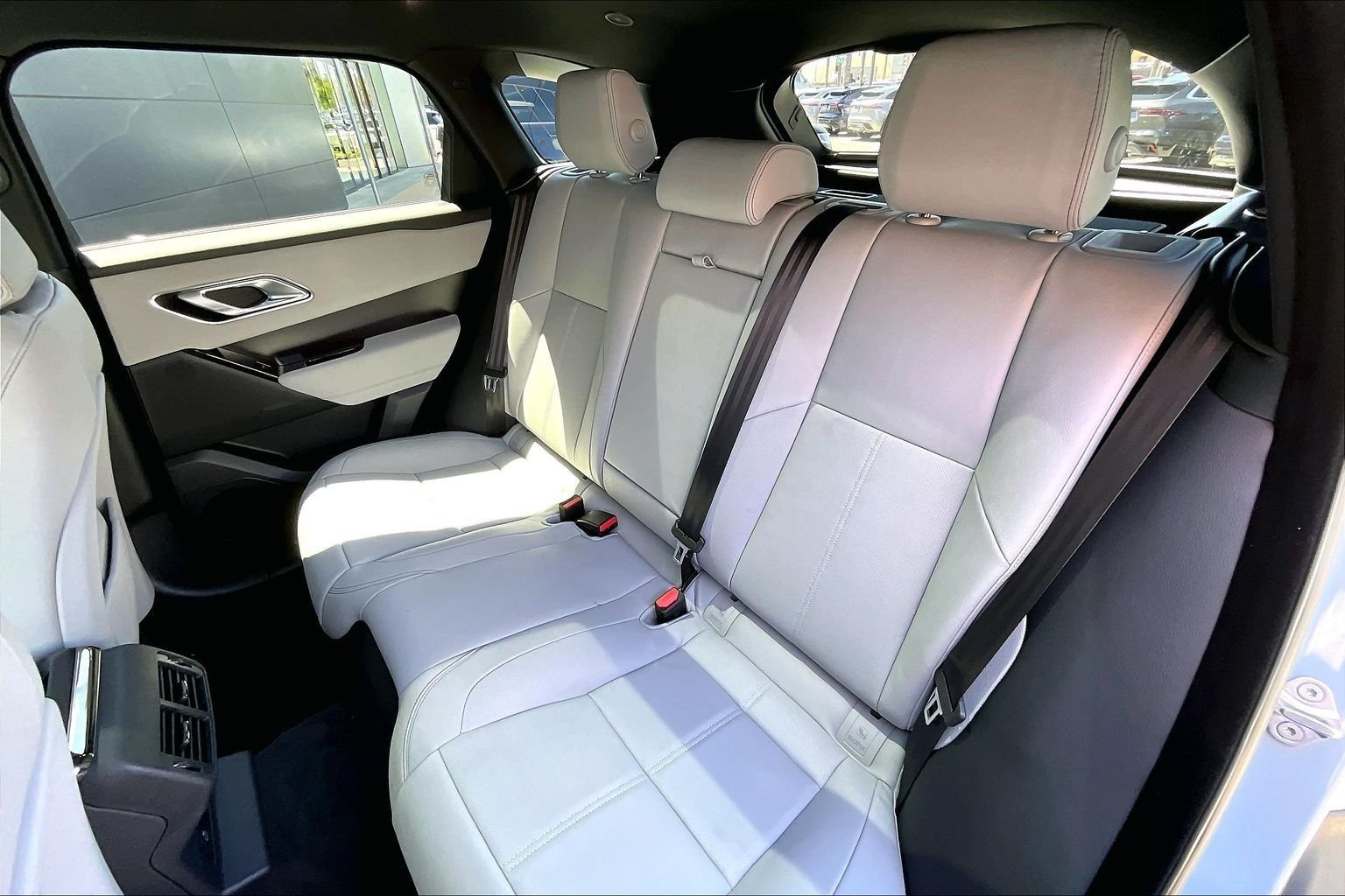 New 2026 Arroios Grey Land Rover Belgravia Edition image 10