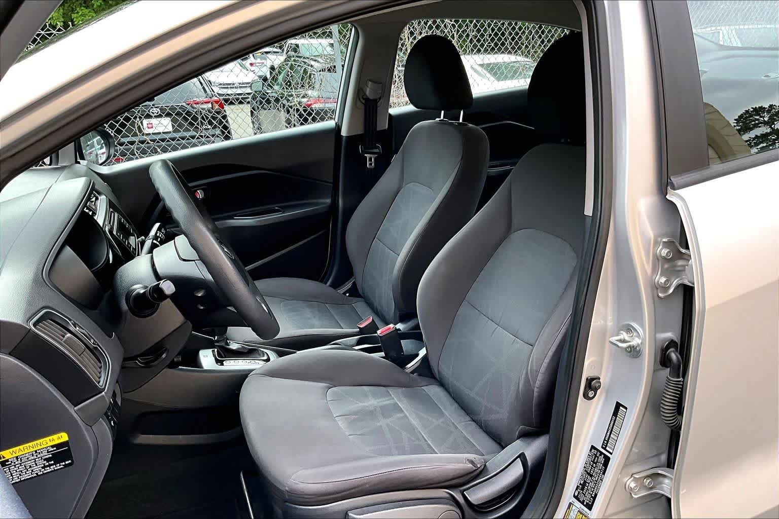 Used 2016 Bright Silver Metallic Kia LX image 8