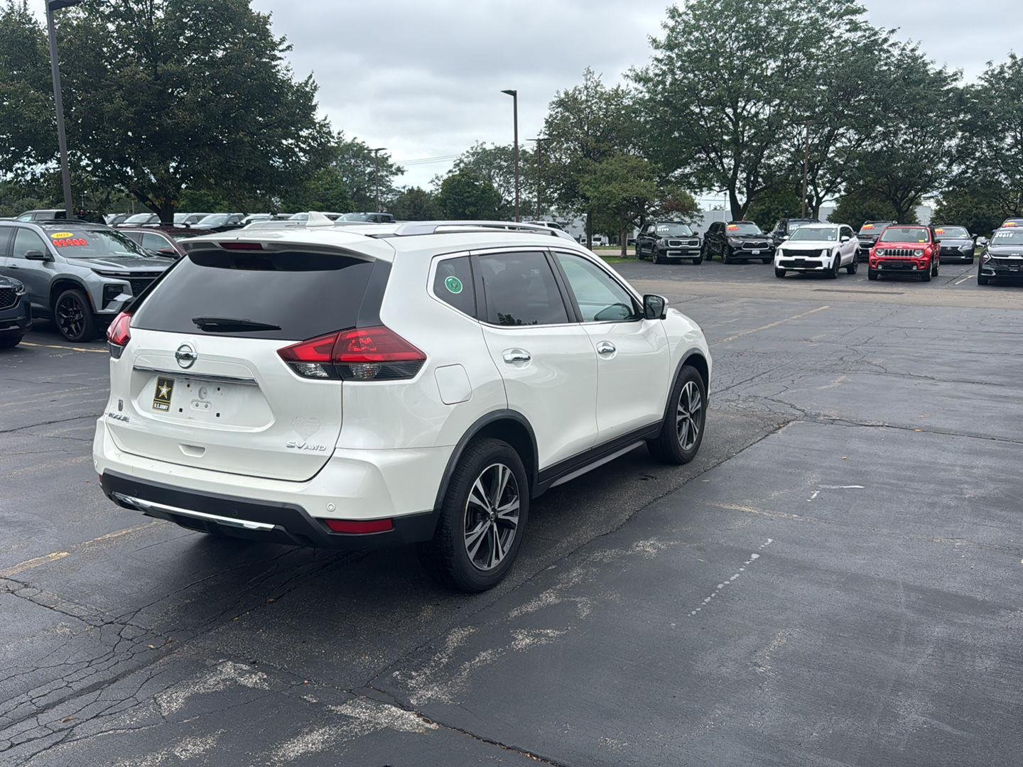 Used 2020 Pearl White Tricoat Nissan SV image 8