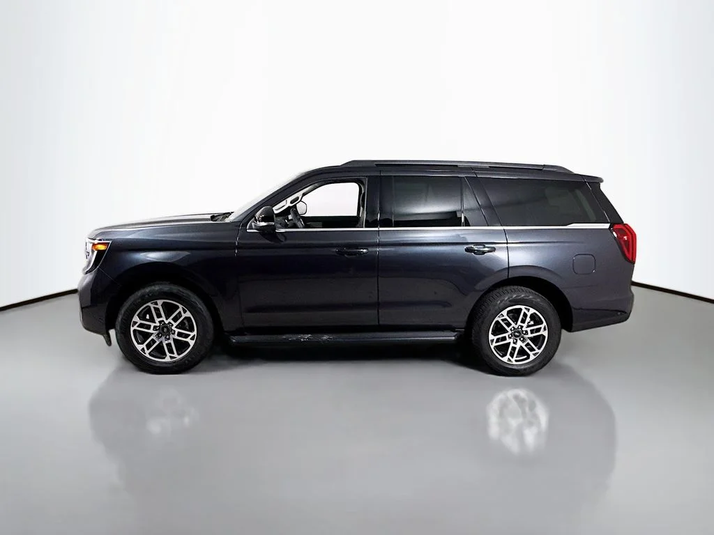 Used 2025 Dark Matter Gray Metallic Ford Active image 10