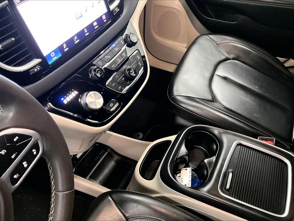 Used 2023 Silver Chrysler Touring L image 21