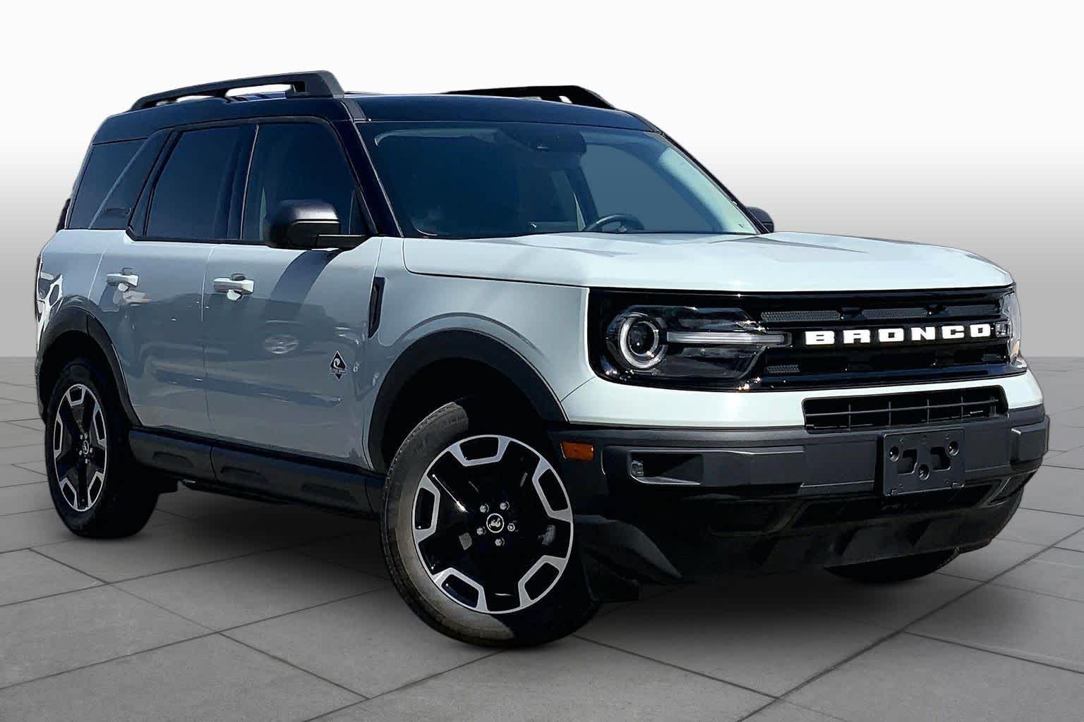 Used 2022 Cactus Grey Ford Outer Banks image 3