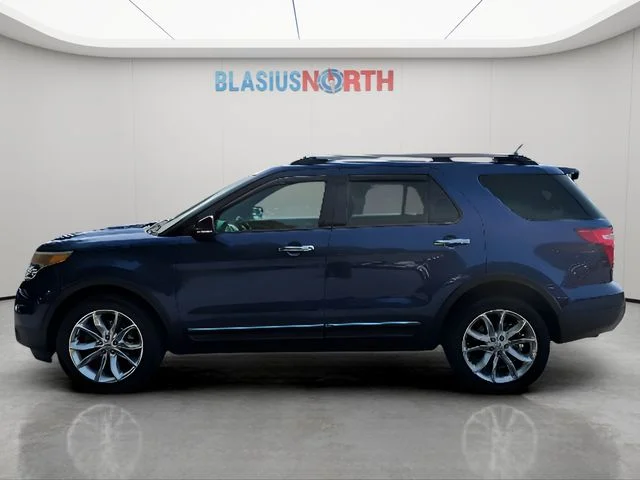 Used 2014 Blue Ford XLT image 8